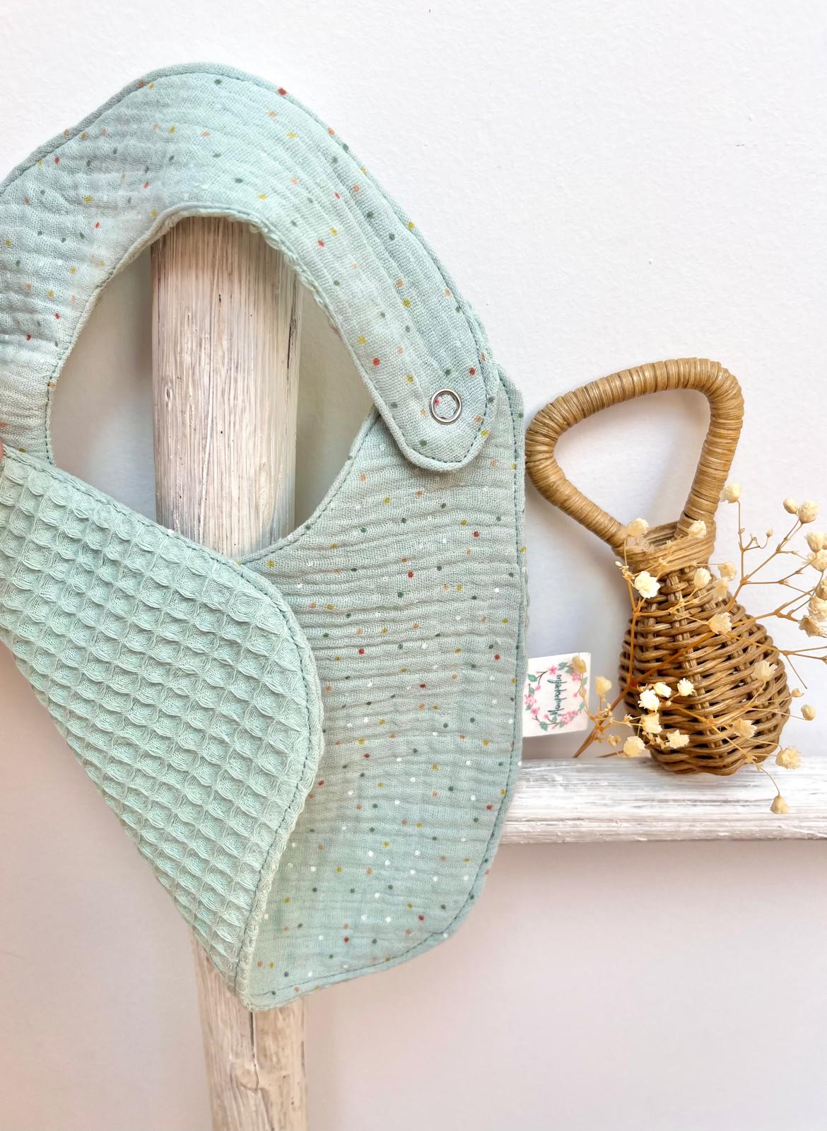 Babero Theo M Confeti verde