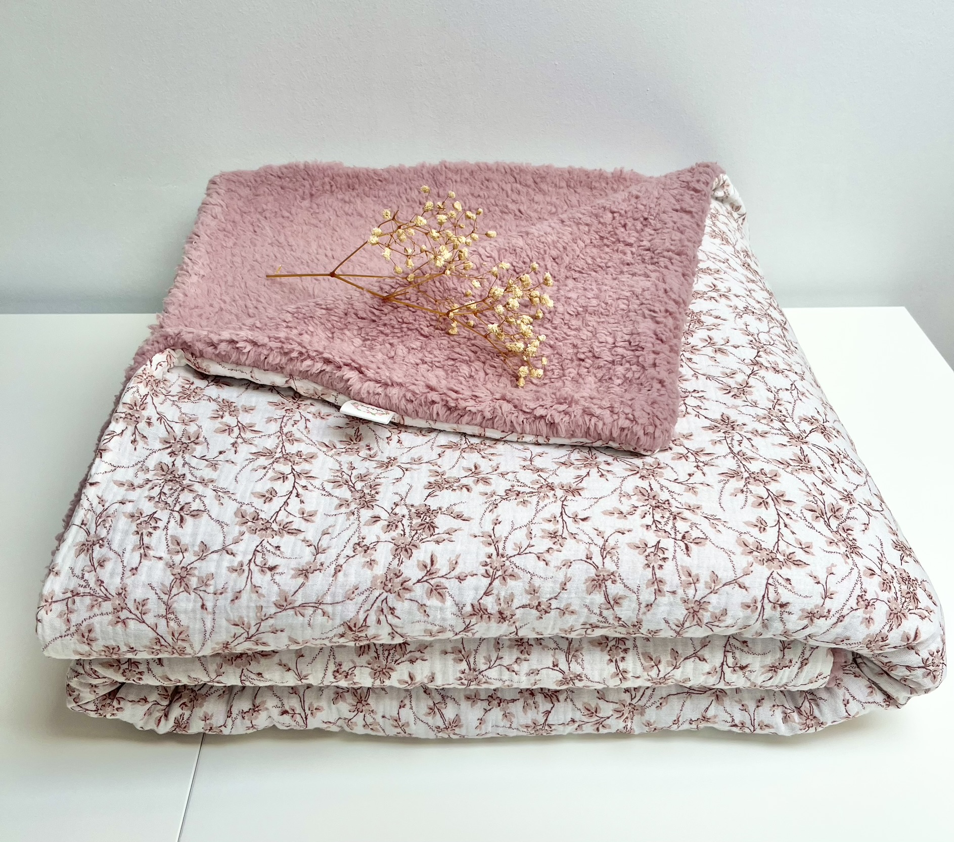 Manta Valeria pequeña Flor de cerezo rosa